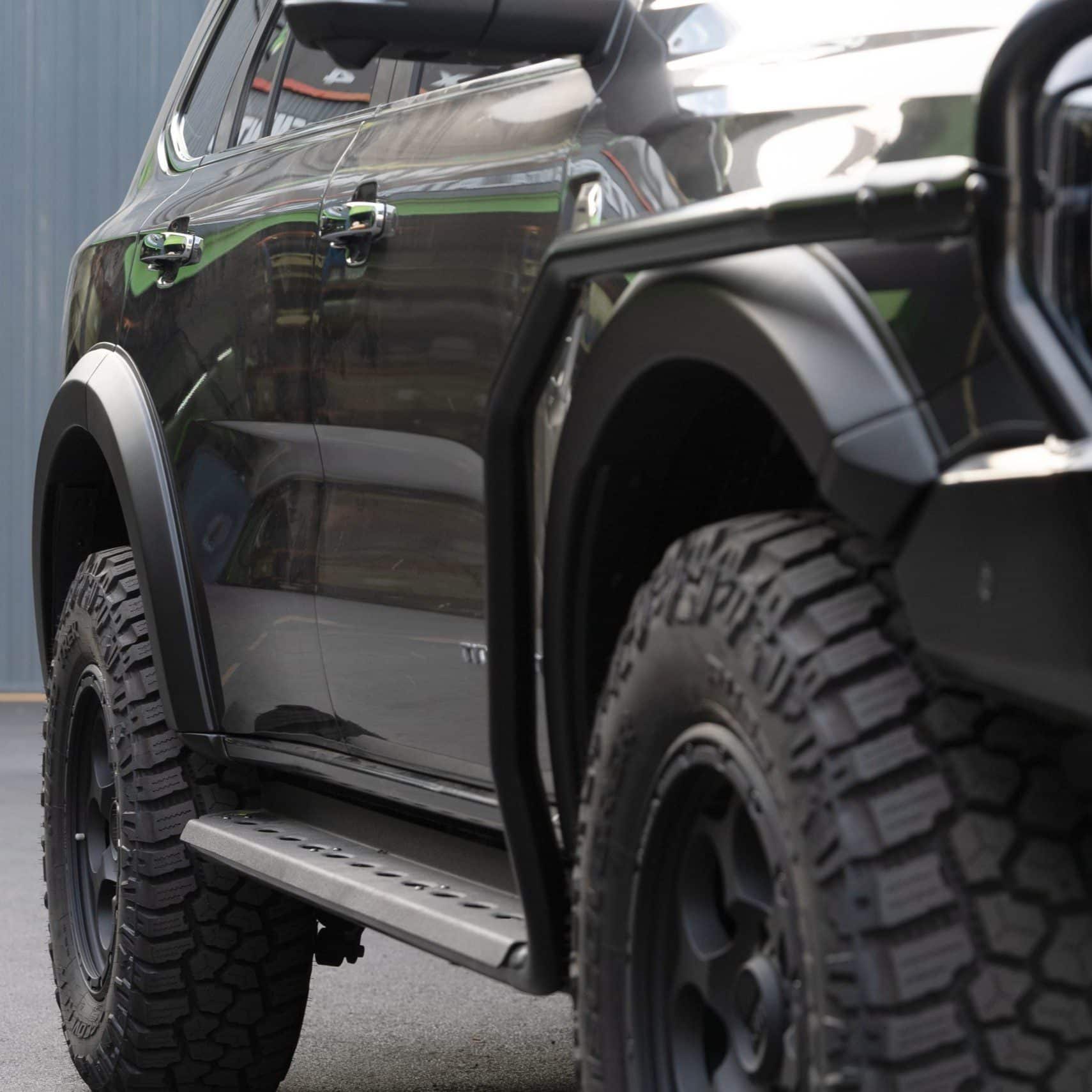 FORD EVEREST 2022+ SIDE STEPS AND RAILS